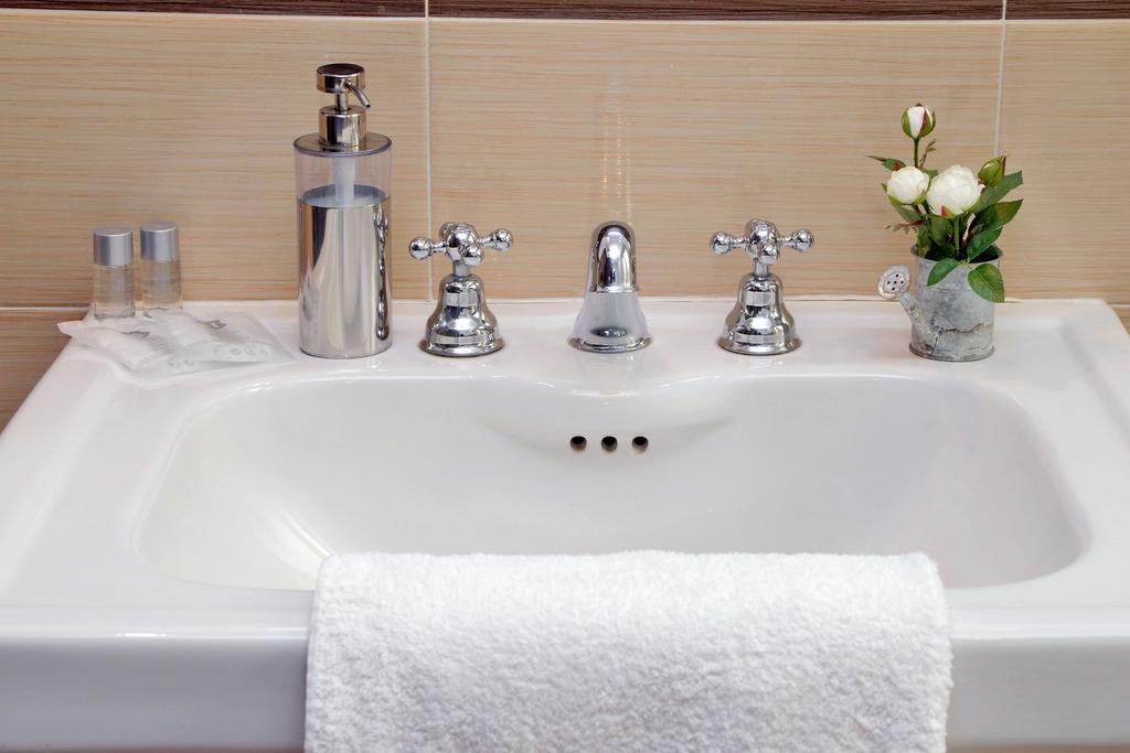 Guest house San Pietro Stazione 3*