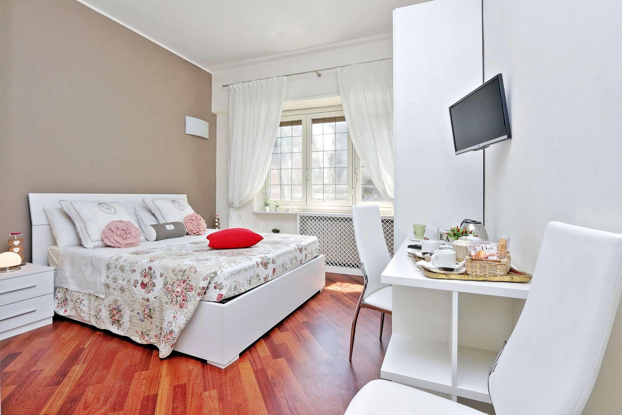 San Pietro Stazione 3* Rome