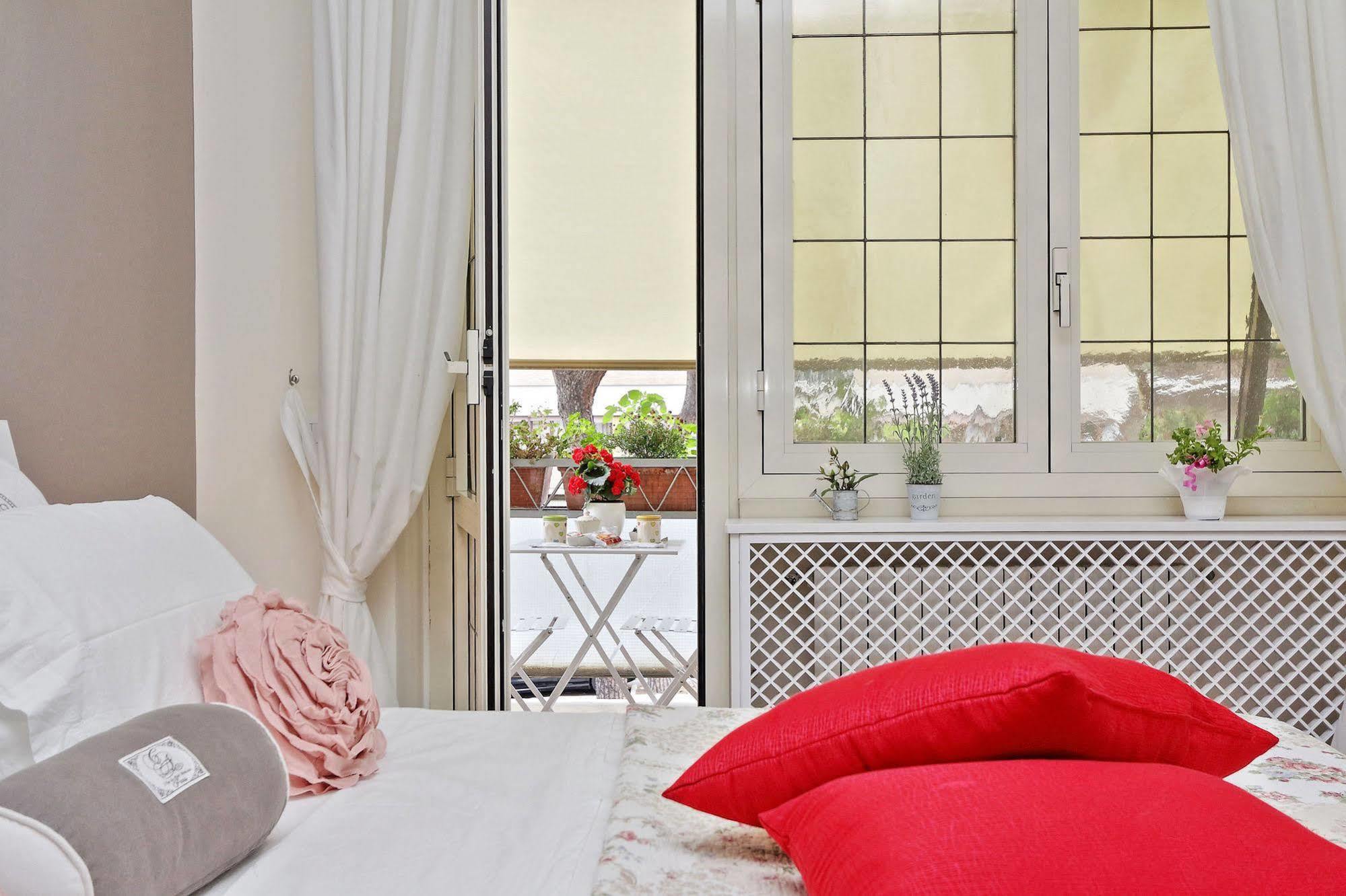 Guest house San Pietro Stazione 3*