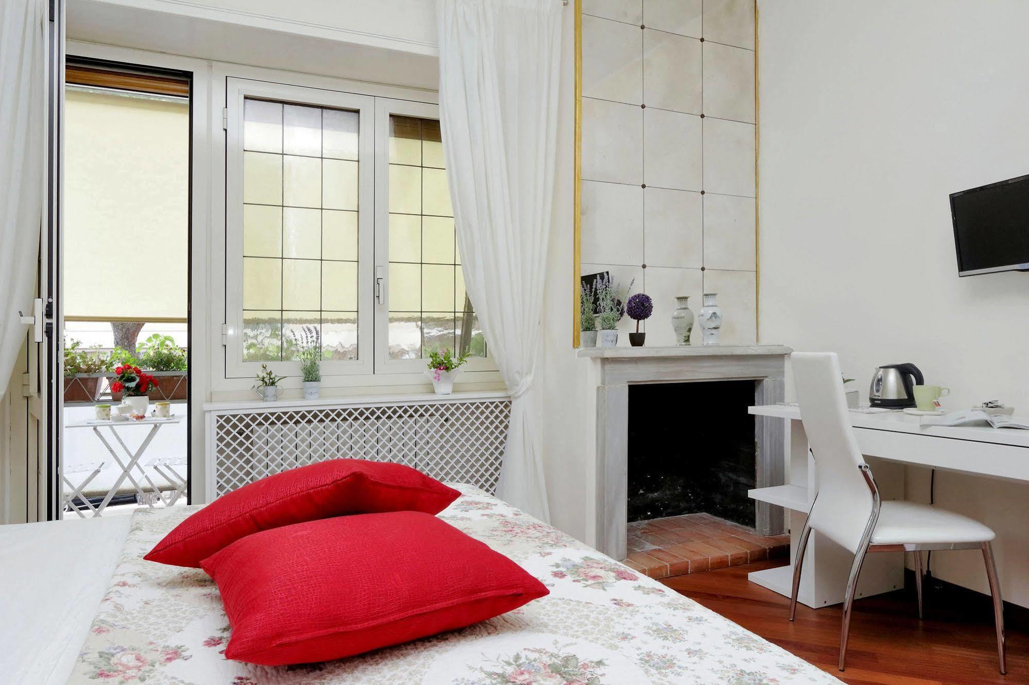 San Pietro Stazione 3* Roma